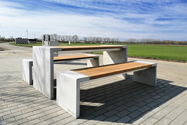 Doplnění mobiliáře v parcích